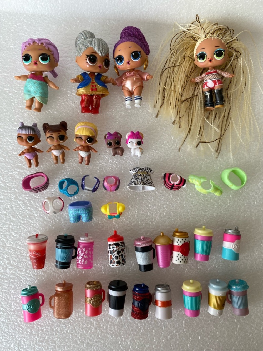 Mixed Lot of MGA Entertainment L.O.L. Surprise! Mini Dolls Pets and Accessories